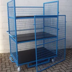 carrello in rete a tre ripiani rivestiti in gomma con sponda estraibile