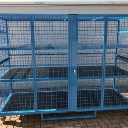 carrello in rete con ripiani rivestiti in gomma e porte con serratura