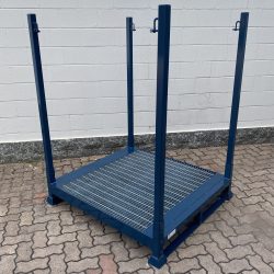 stackable big bag rack with removable posts and galvanized grid