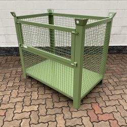 stackable wire mesh rack with metal sheet platform and folding side